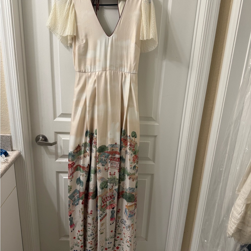 Chic Cream Maxi Dress with Vibrant Print